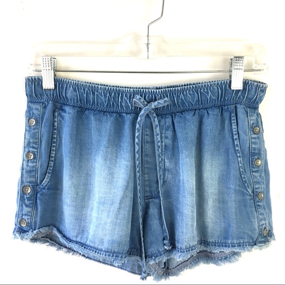 BELLA DAHL Denim Color Pull On Drawstring Fringe Hem Shorts - Picture 1 of 5